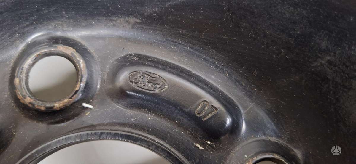 Ford B-Max, tērauda apzīmogoti, R15