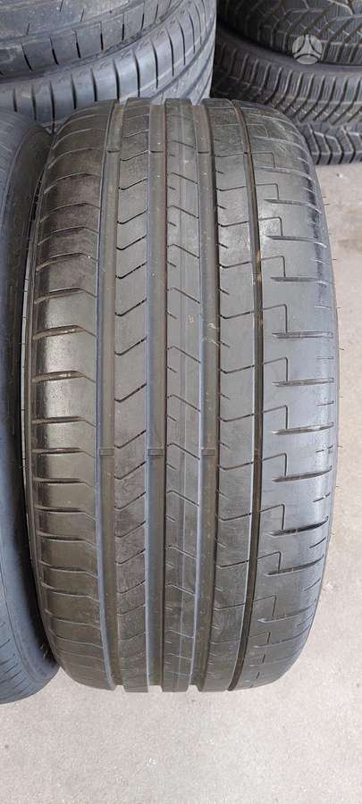 Pirelli, vasaras 235/35 R20
