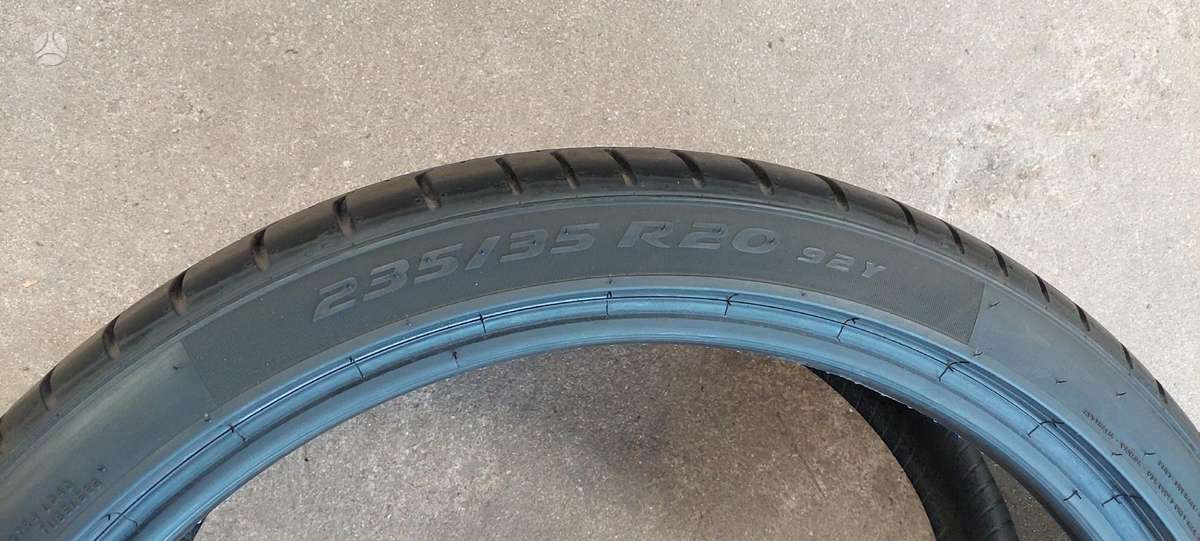 Pirelli, vasaras 235/35 R20