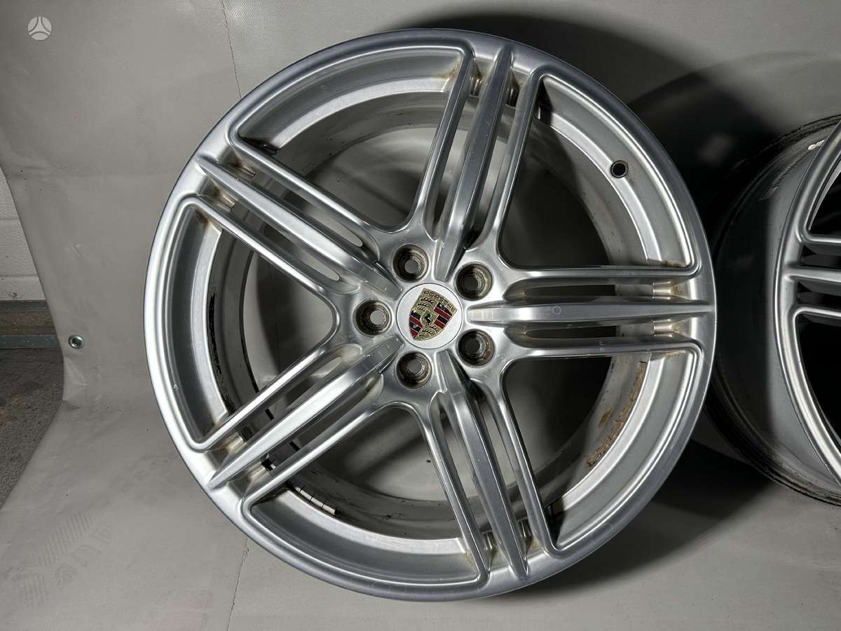 Porsche MACAN, lengvojo lydinio, R19