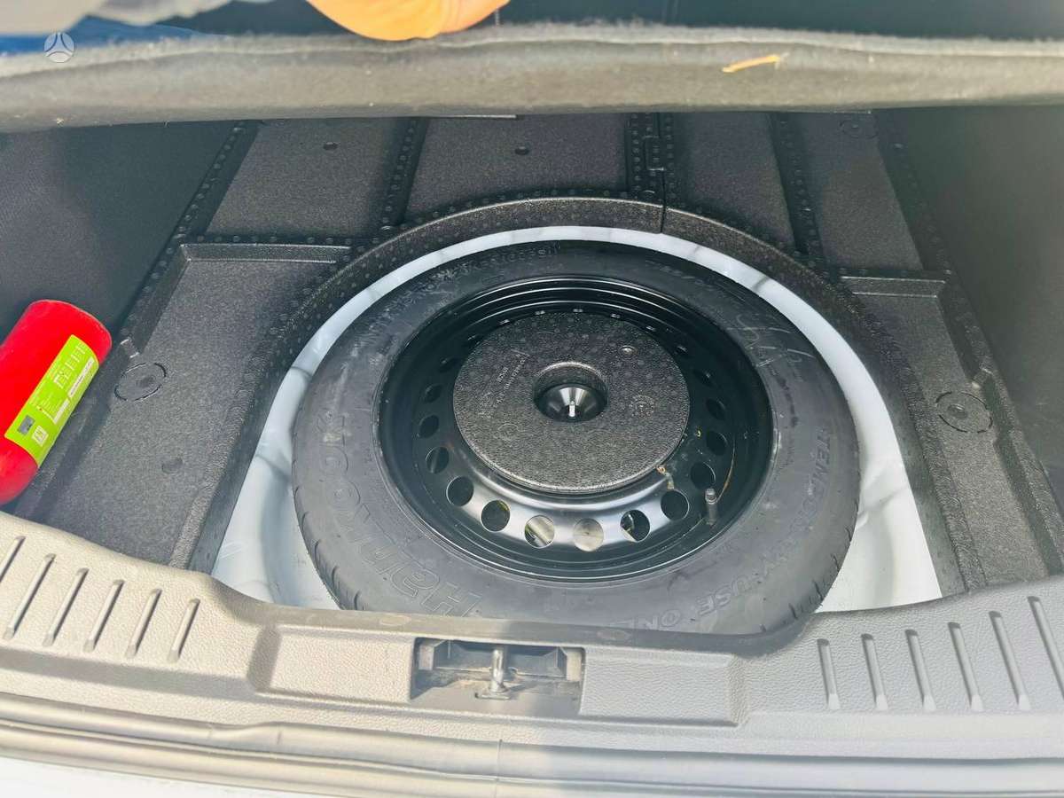 Ford Focus, 1.0 l., Седан