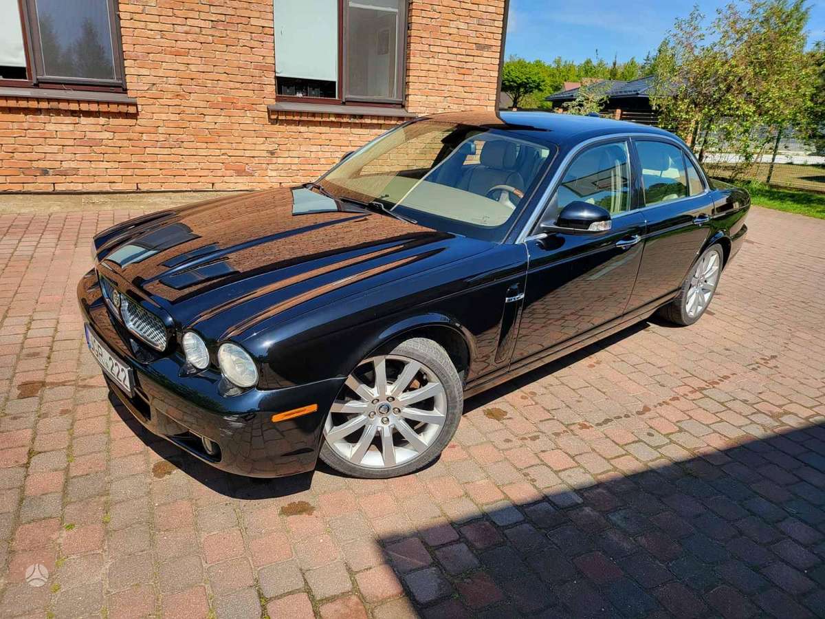 Jaguar XJ, 3.0 l., Седан