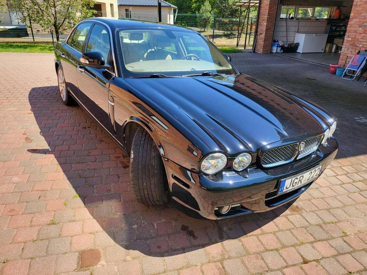 Jaguar XJ, 3.0 l., Седан