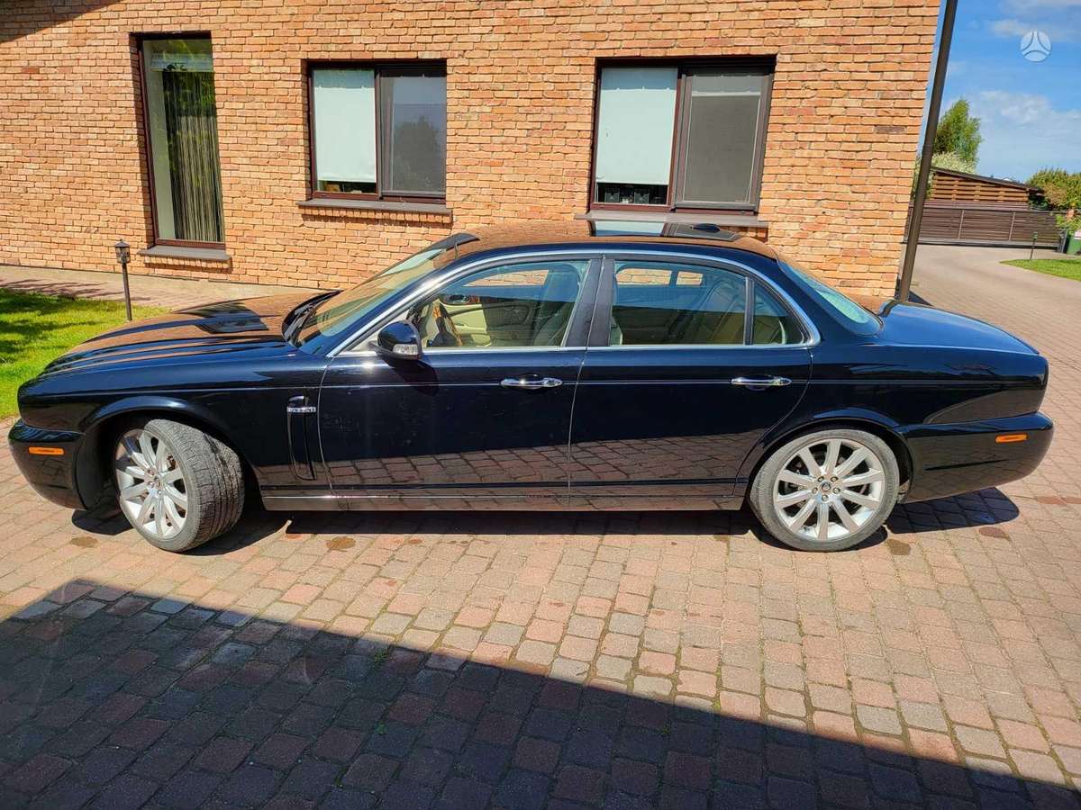 Jaguar XJ, 3.0 l., Седан