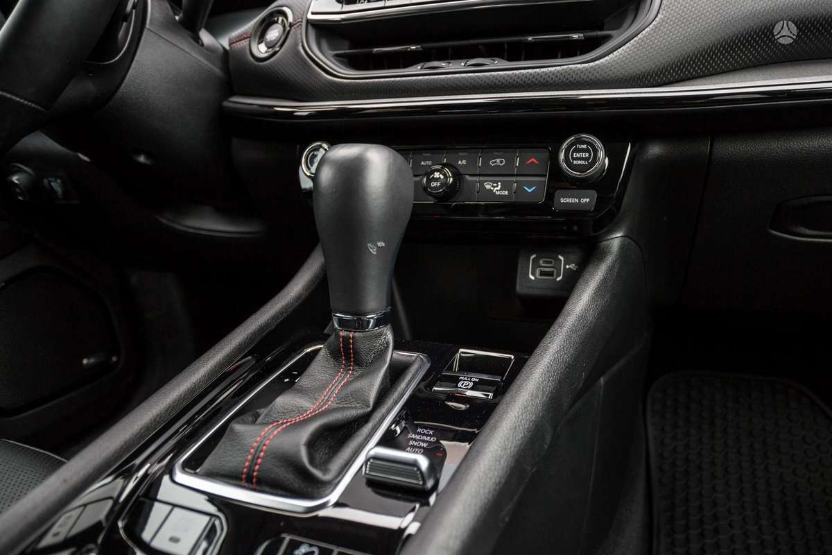 Jeep Compass, 2.4 l., off-road / crossover