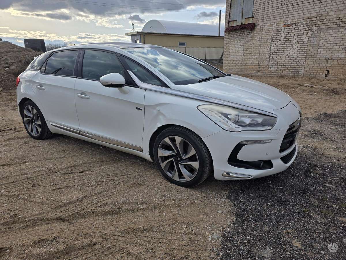 Citroen DS5 dalimis. Europa