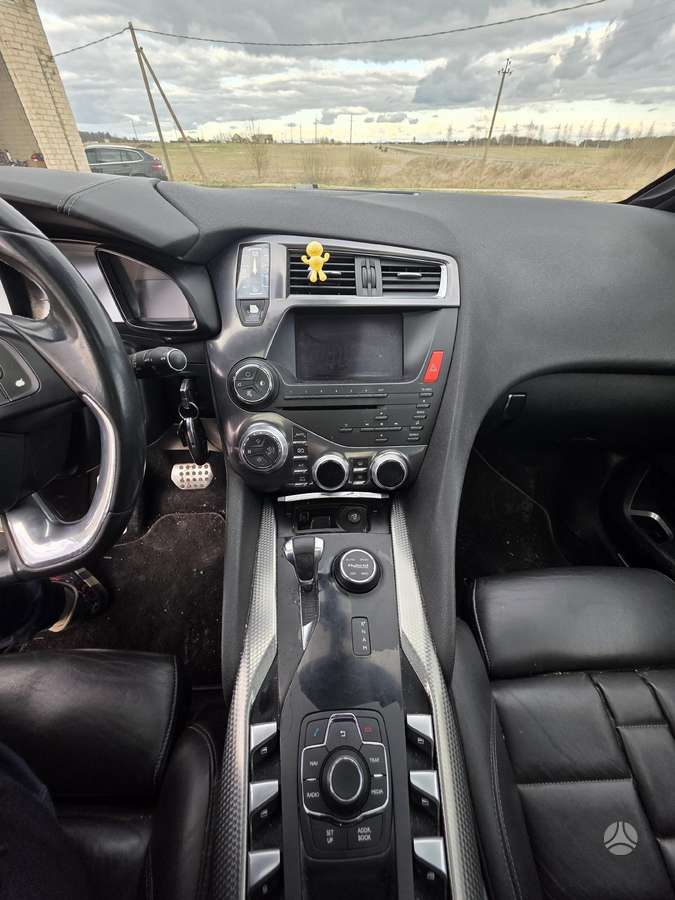 Citroen DS5 dalimis. Europa