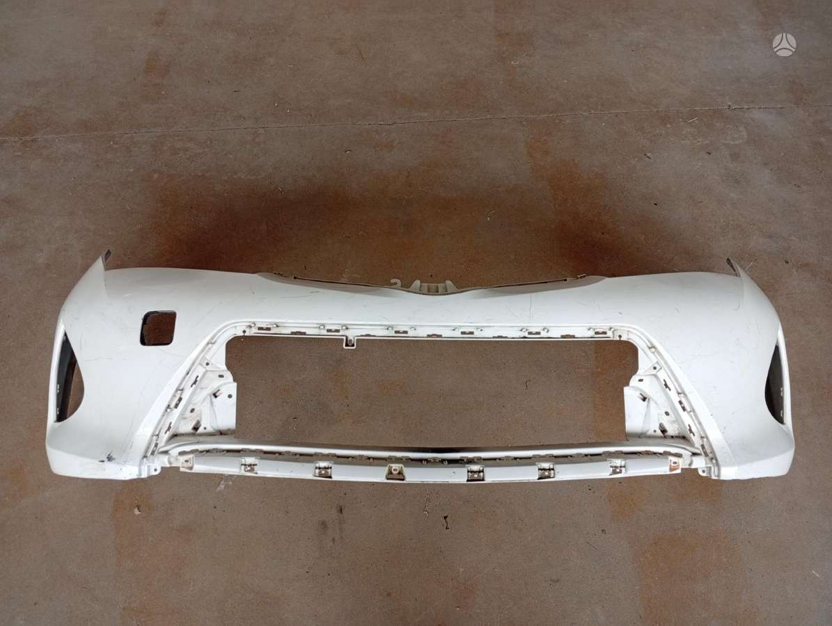 Toyota Auris kėbulo dalys