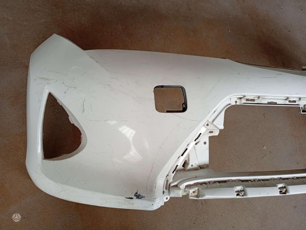 Toyota Auris kėbulo dalys