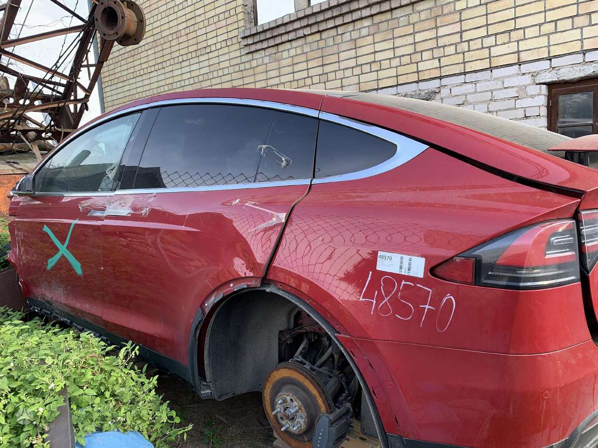 Tesla Model X dalimis
