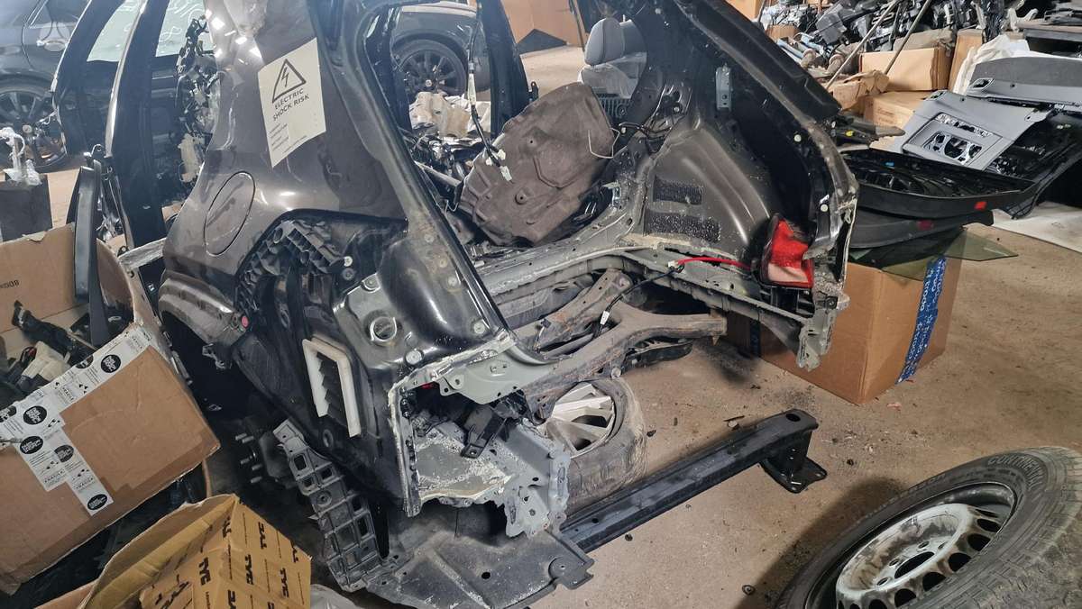 Lexus UX 250h kėbulo dalys