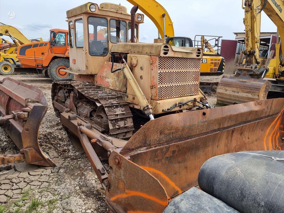 Caterpillar T 130, бульдозеры