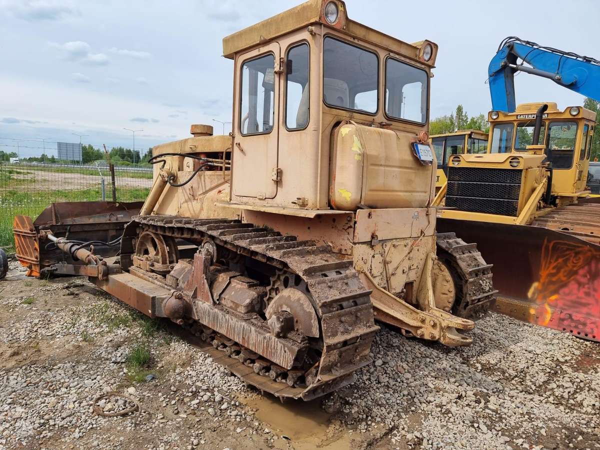 Caterpillar T 130, бульдозеры