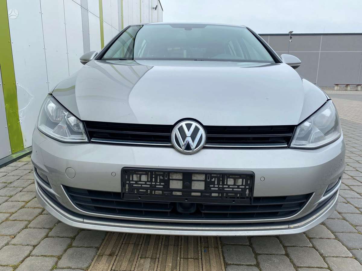 Volkswagen Golf - 8