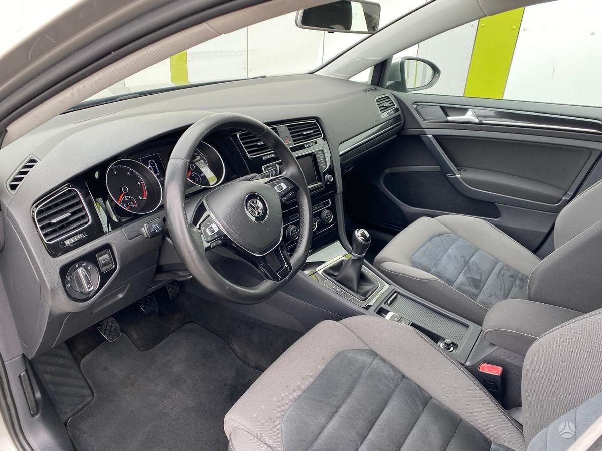 Volkswagen Golf - 9