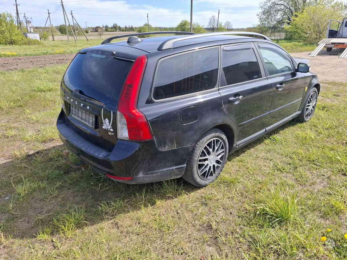 Volvo V50 for parts