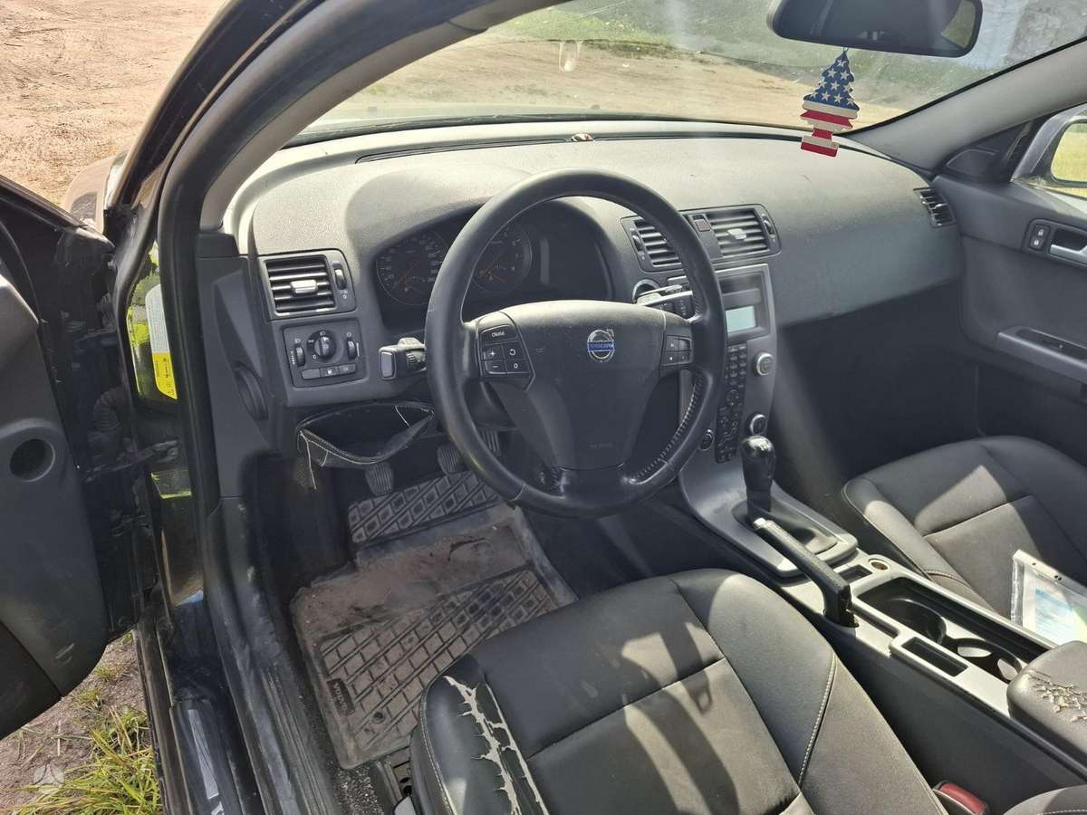 Volvo V50 dalimis