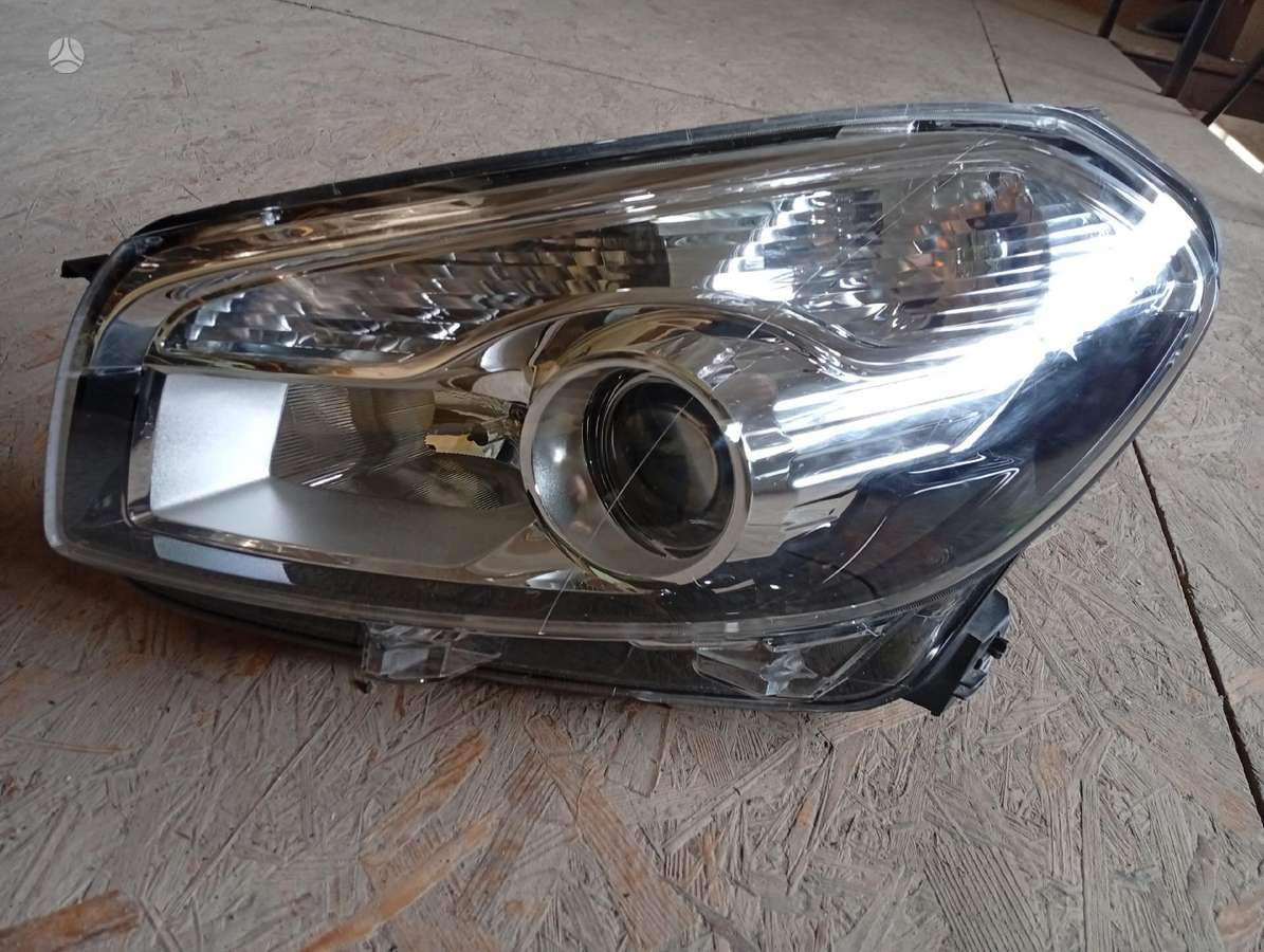 Nissan Qashqai bumpers, lights
