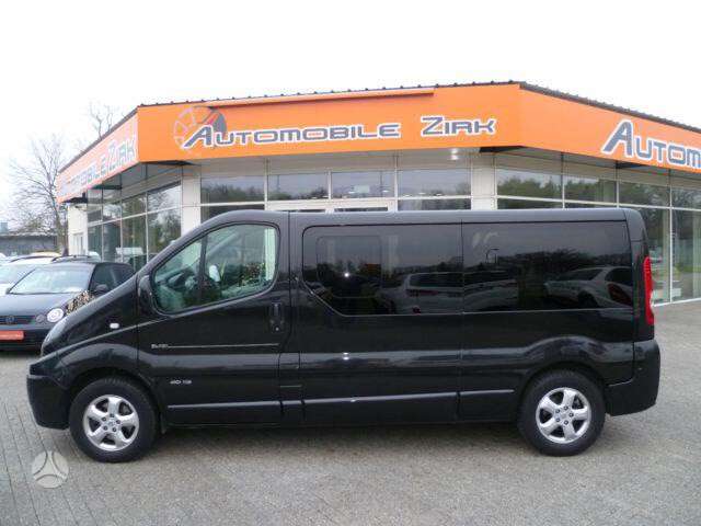 Renault Trafic, keleiviniai mikroautobusai