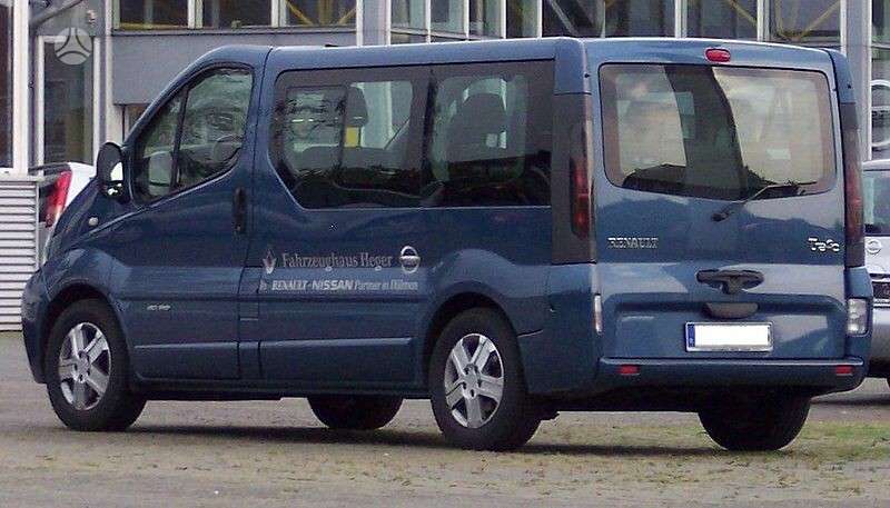 Renault Trafic, keleiviniai mikroautobusai