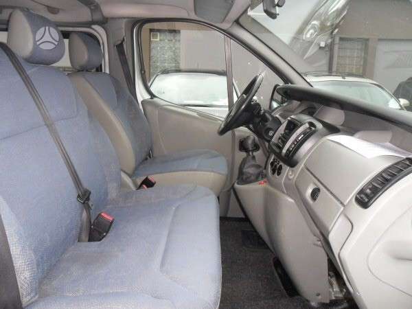 Renault Trafic, keleiviniai mikroautobusai