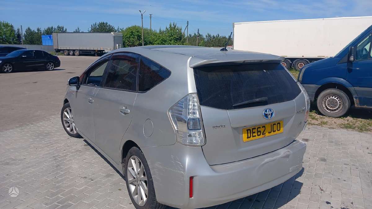 Toyota Prius+ panoraminis stogas