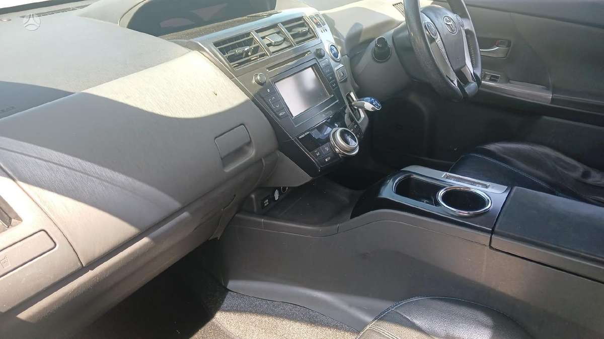 Toyota Prius+ panoraminis stogas