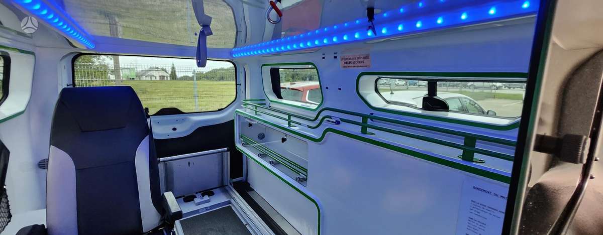 Ford Transit Custom, Минивэн