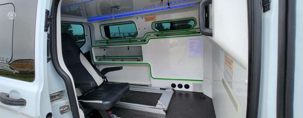 Ford Transit Custom, Минивэн