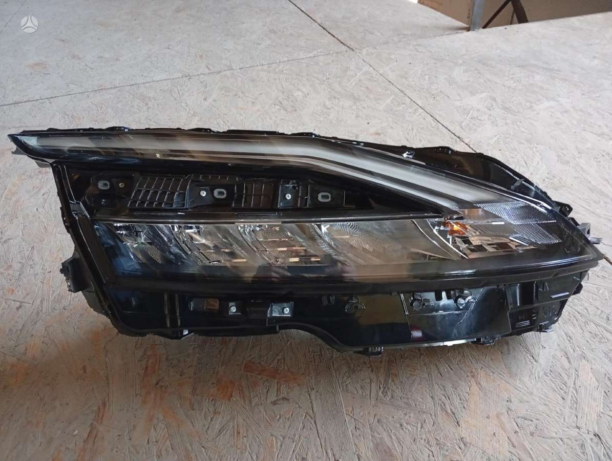 Nissan Qashqai bumpers, lights