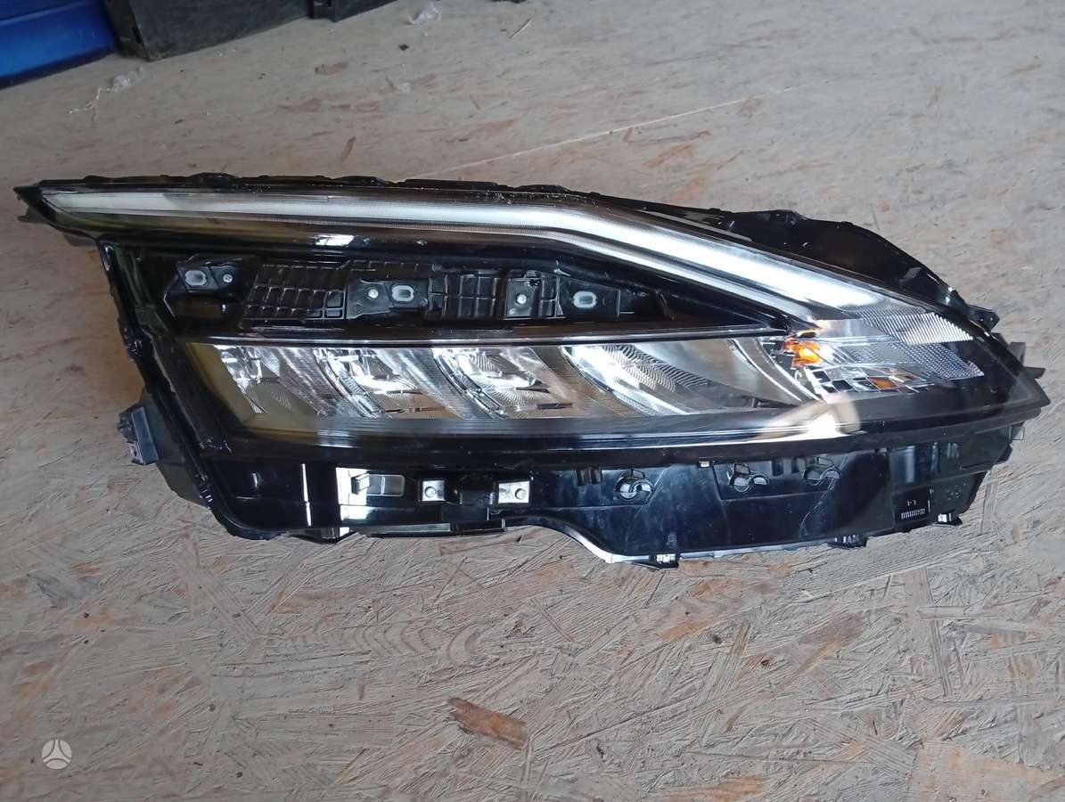 Nissan Qashqai bumpers, lights