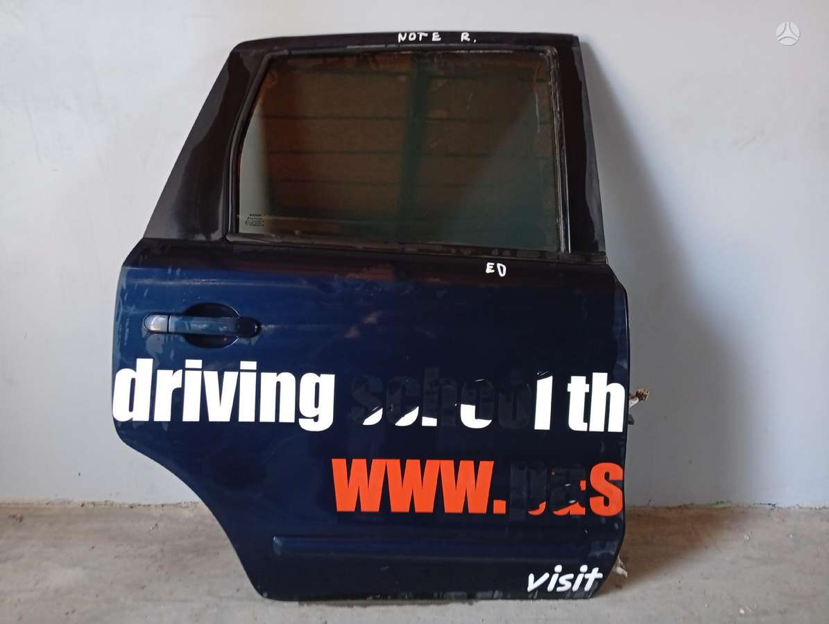 Nissan Note двери