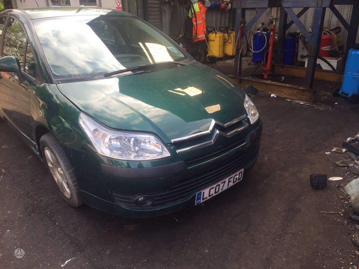 Citroen C4 dalimis