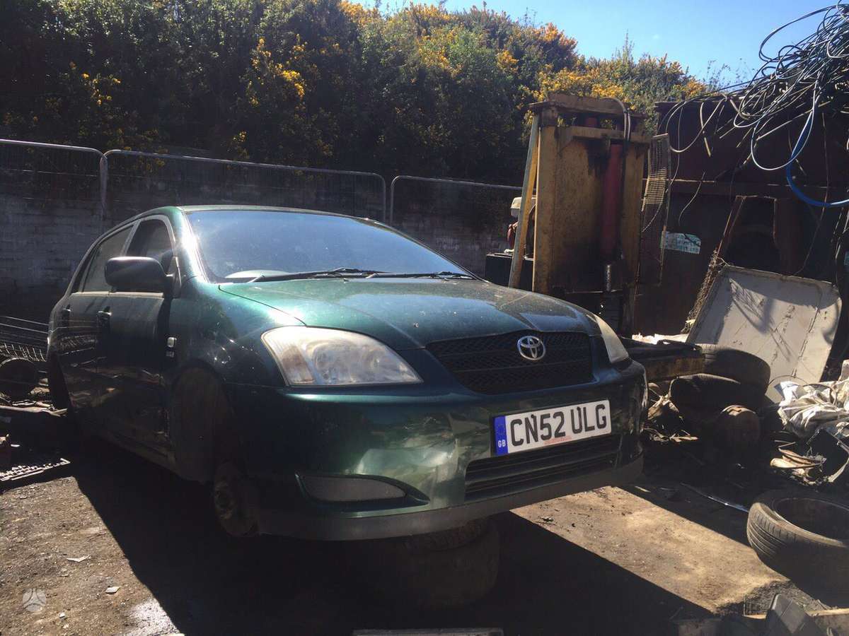 Toyota Corolla по частям