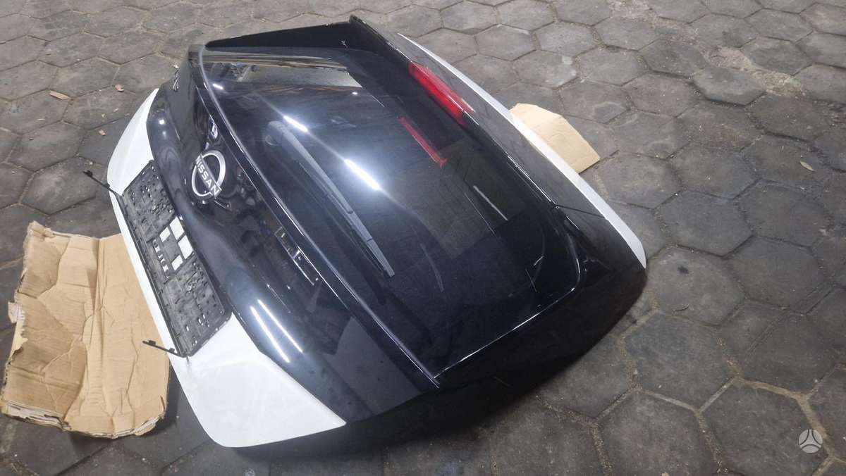 Nissan Leaf hood (front, rear)