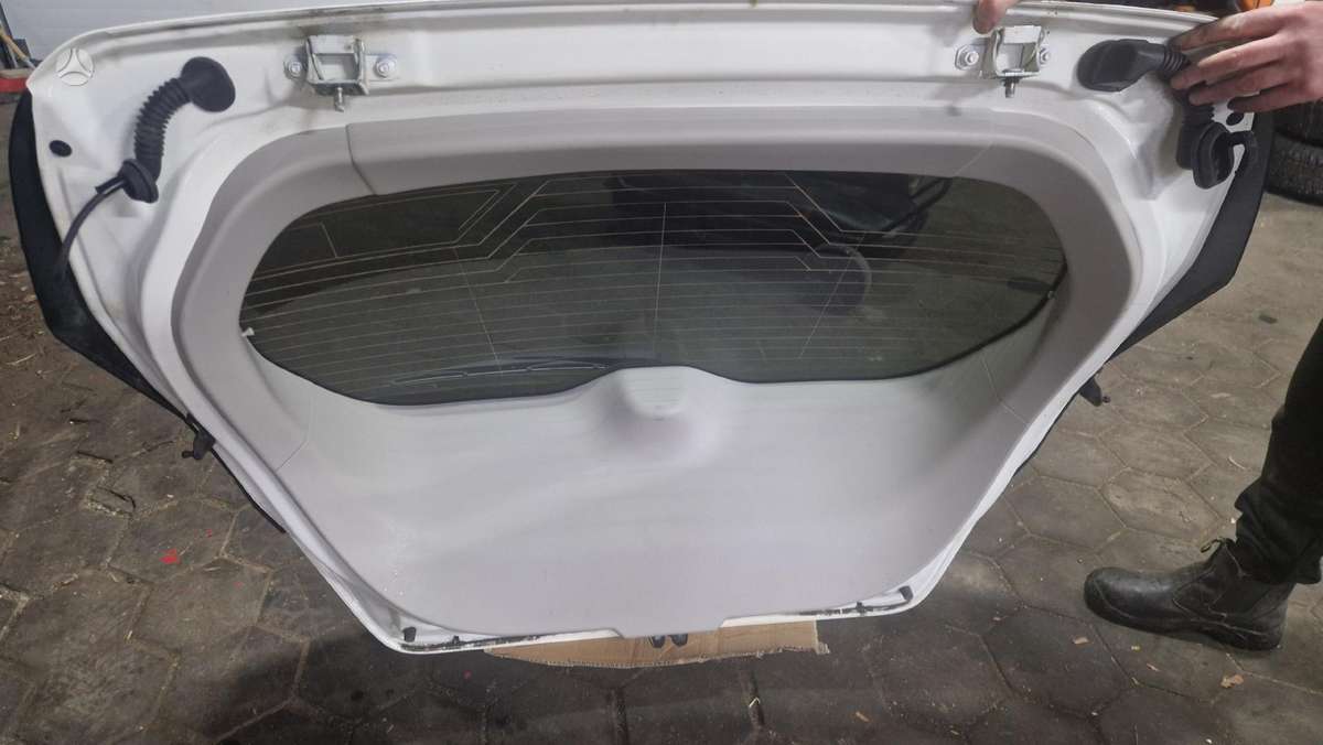 Nissan Leaf hood (front, rear)