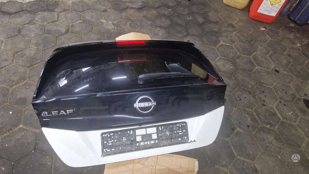 Nissan Leaf hood (front, rear)