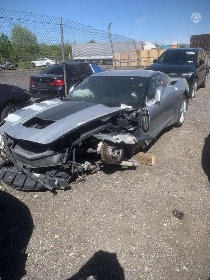 Chevrolet Corvette крылья, стёкла