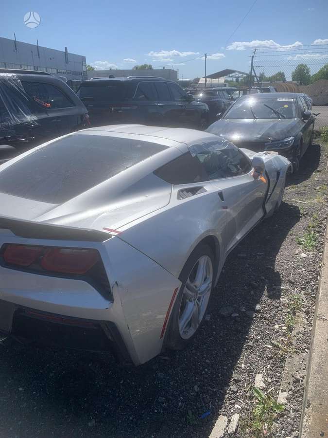 Chevrolet Corvette крылья, стёкла