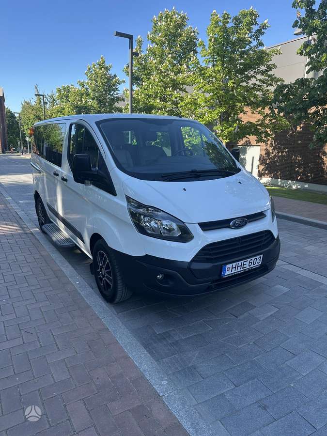 Ford Custom, passenger minibus