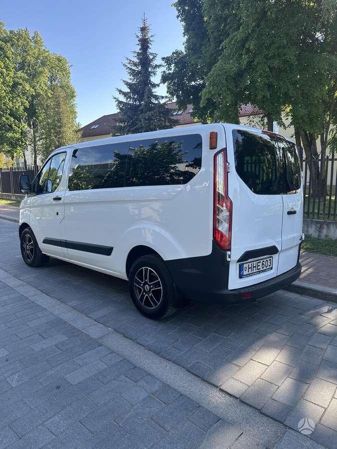 Ford Custom, passenger minibus