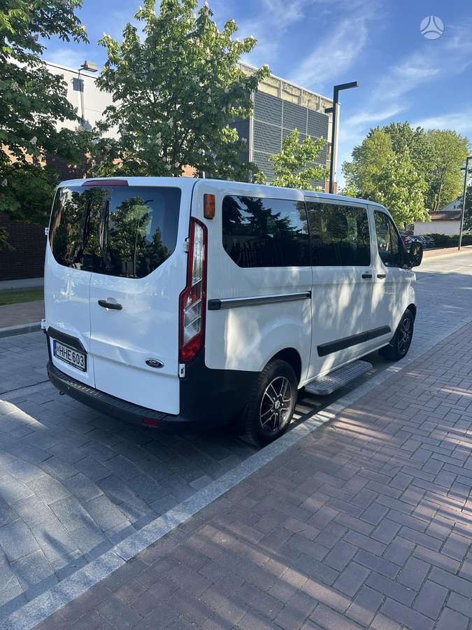 Ford Custom, passenger minibus