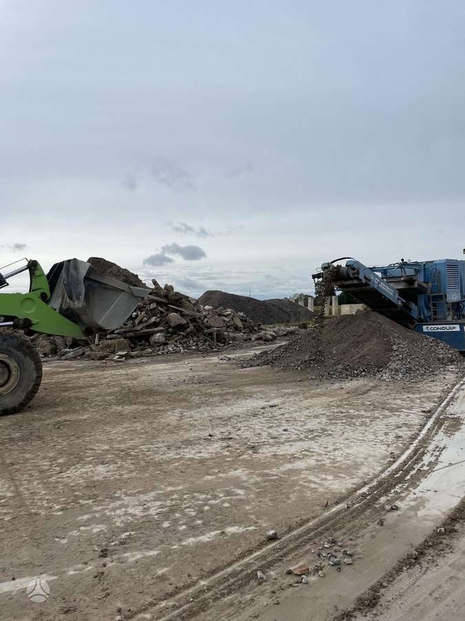 Power screen Chieftain1400, construction and road construction equipment rental
