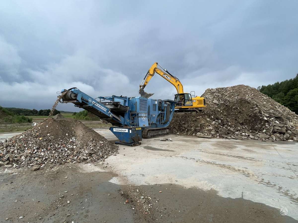 Power screen Chieftain1400, construction and road construction equipment rental