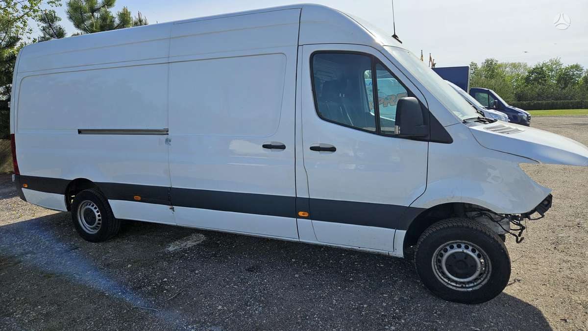Mercedes-Benz Sprinter, cargo vans