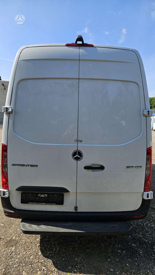 Mercedes-Benz Sprinter, cargo vans