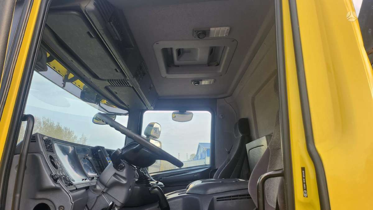 Scania HIAB, с краном