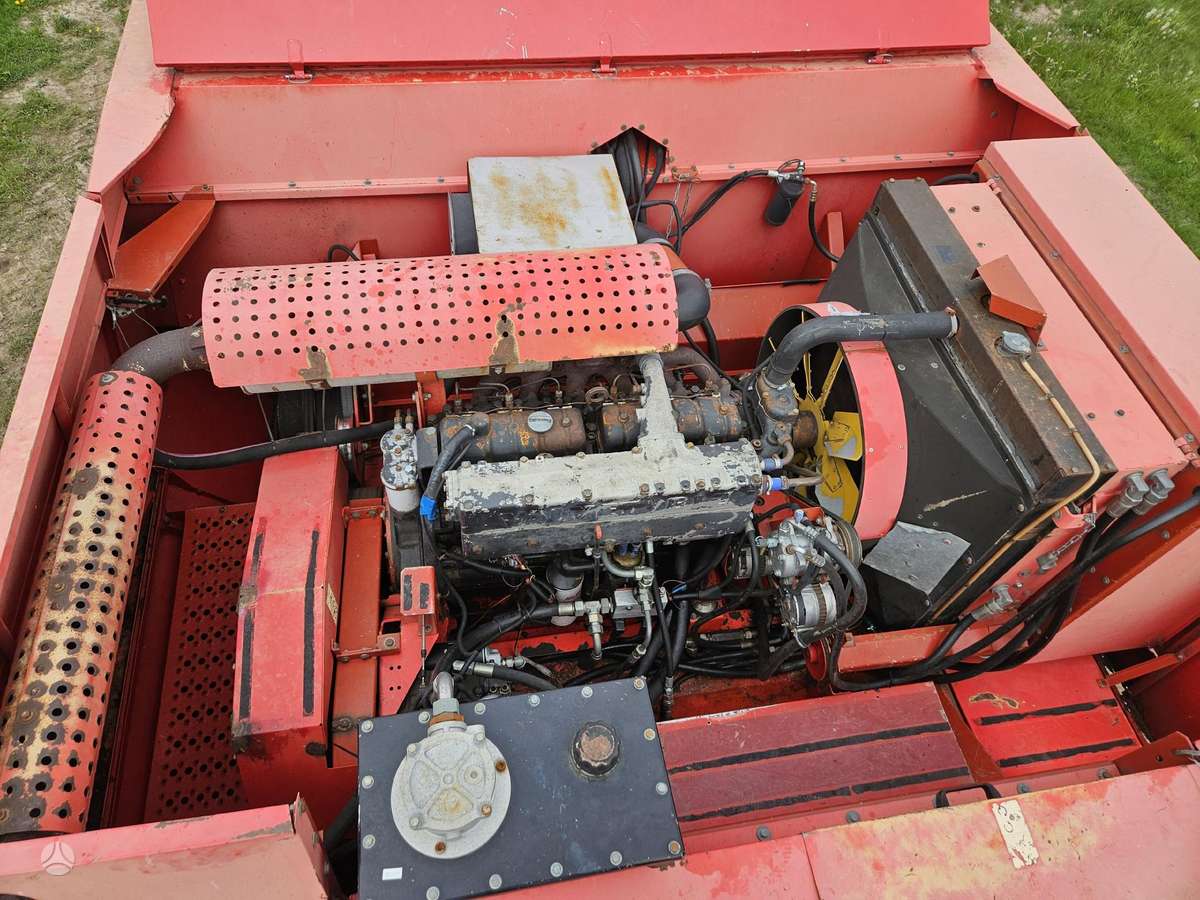 Massey Ferguson 40RS, kombaini