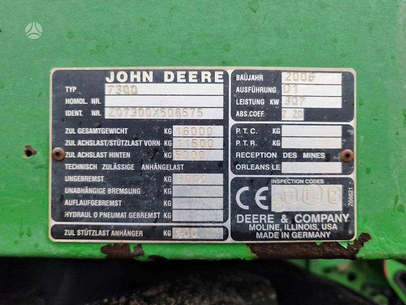 John Deere 7300, self-propelled mower conditioners