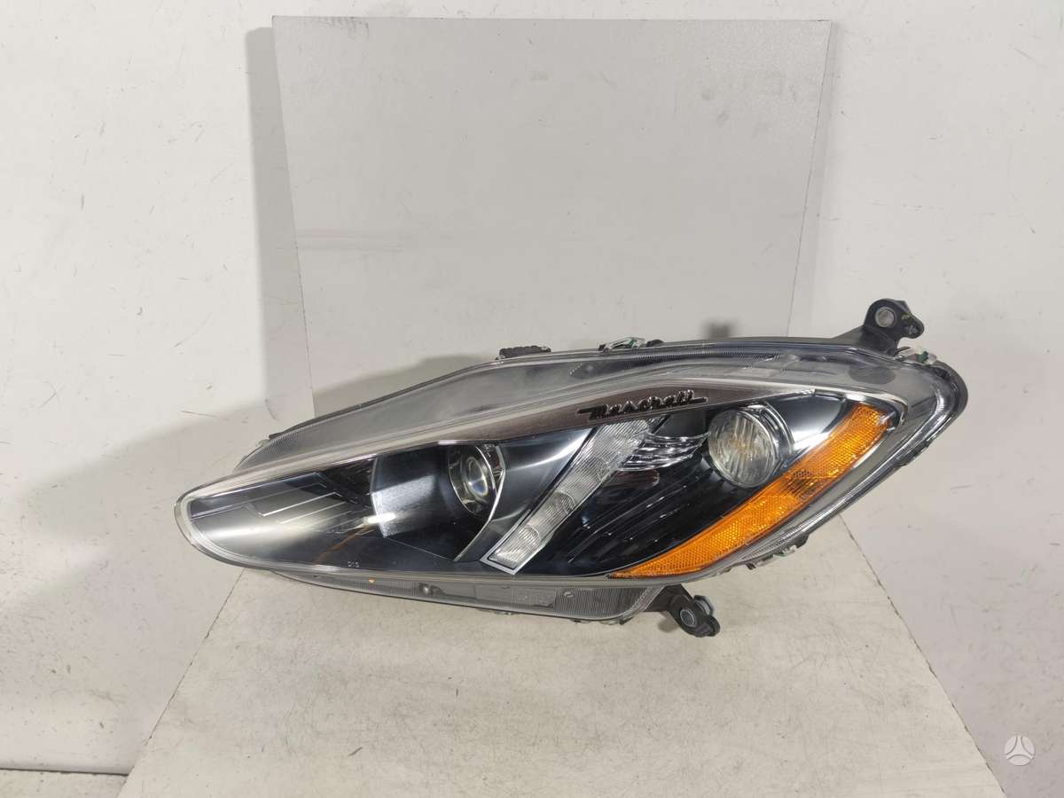 Maserati GranTurismo lights